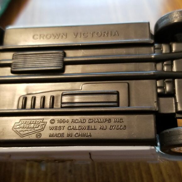 Kansas Highway Patrol Road Champs die cast police car 1:43 scale - Picture 11 of 11